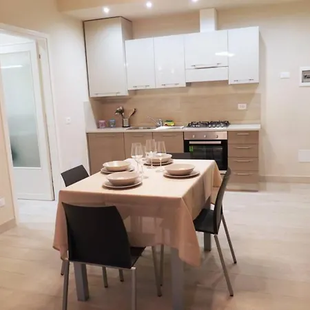 Lucio's Parcheggio Privato Apartment